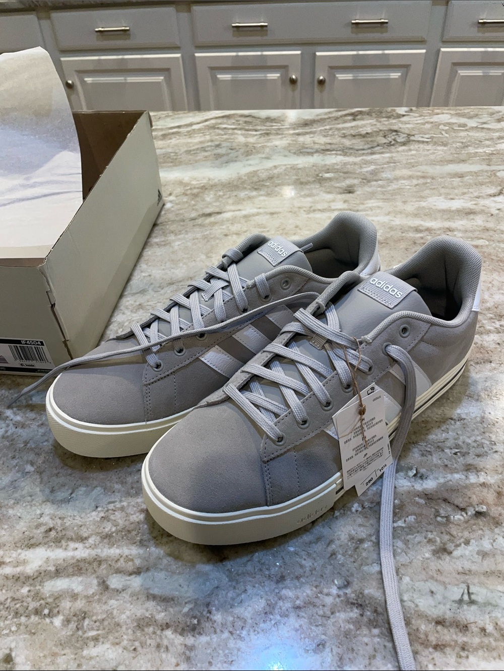 New in box Adidas daily 4.0 unisex sneakers